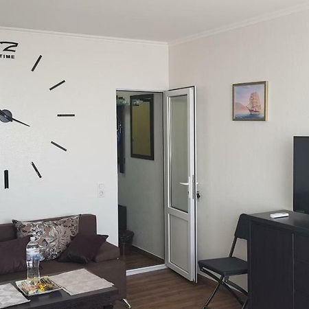 7 Days Apartments Апартаменты В Затоке زاتوكا المظهر الخارجي الصورة