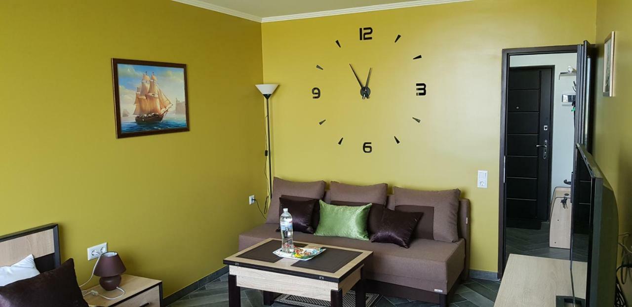 7 Days Apartments Апартаменты В Затоке زاتوكا المظهر الخارجي الصورة